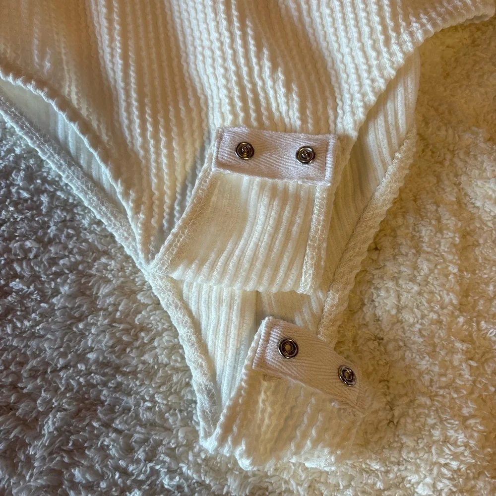 Women’s Ribbed Ruffle Bodysuit - Picture 4 of 4